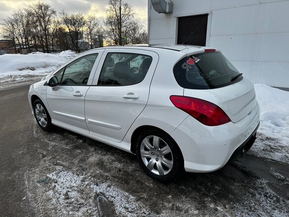 2011 Peugeot 308 I Рестайлинг, белый, 800000 рублей - вид 5