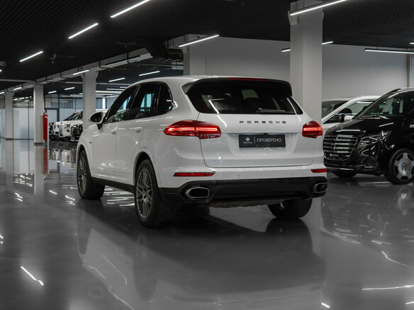 2017 Porsche Cayenne Diesel II Рестайлинг (958), белый, 4100000 рублей - вид 3