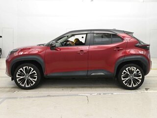 2022 Toyota Yaris Cross I, пурпурный, 1410000 рублей, вид 4