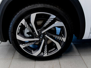 2026 Geely Monjaro I, белый, 4954990 рублей, вид 3