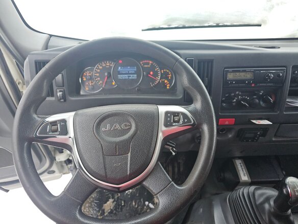2017 JAC N120, белый - вид 4