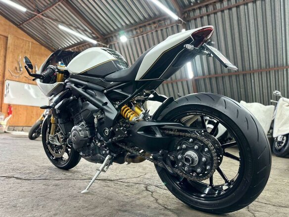 2022 Triumph Speed Triple, белый, 1550000 рублей - вид 5