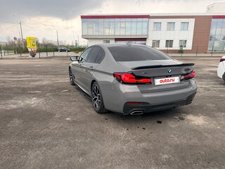2021 BMW 5 серии 530i xDrive VII (G30/G31/G38) Рестайлинг, серый, 6100000 рублей, вид 3