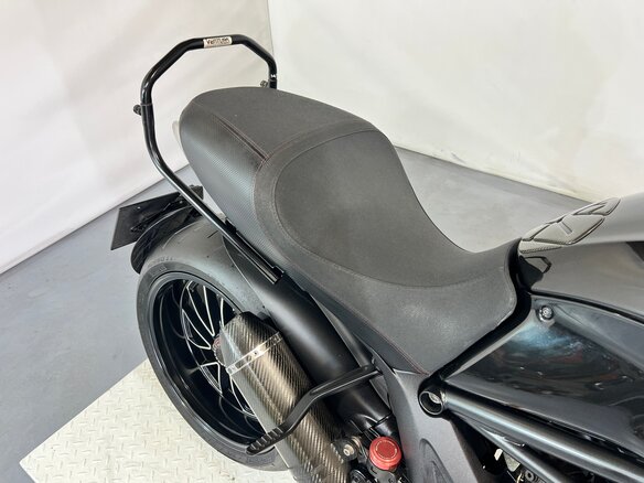 2011 Ducati Diavel Carbon, чёрный, 670000 рублей - вид 5