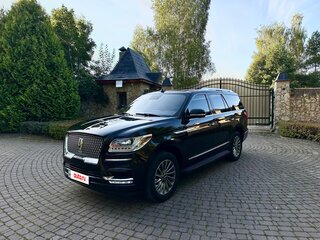 2018 Lincoln Navigator IV, чёрный, 6000000 рублей, вид 3