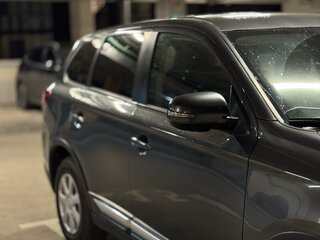 2020 Mitsubishi Outlander III Рестайлинг 3, серый, 2400000 рублей, вид 4