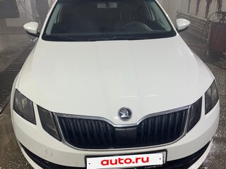 2017 Skoda Octavia III (A7) Рестайлинг, белый, 1630000 рублей, вид 1