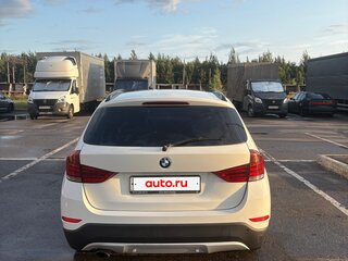 2013 BMW X1 18i I (E84) Рестайлинг, белый, 900000 рублей, вид 2