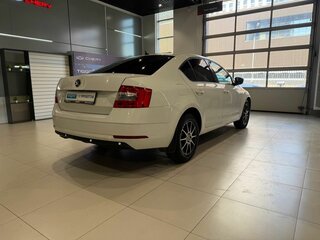 2018 Skoda Octavia III (A7) Рестайлинг, белый, 810000 рублей, вид 4