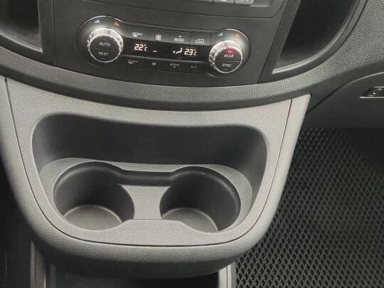 2020 Mercedes-Benz Vito 119 CDI L2 III (W447) Рестайлинг, белый, 4900000 рублей - вид 9