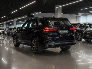 2024 BMW X5 Long 30Li IV (G05/G18) Рестайлинг, чёрный, 8400000 рублей, вид 4