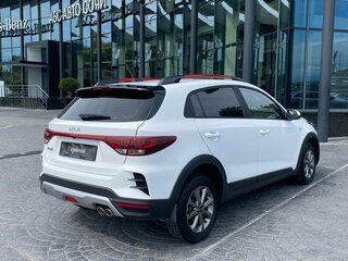 2021 Kia Rio X IV Рестайлинг, белый, 1749000 рублей, вид 2