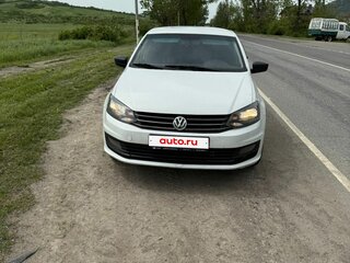 2017 Volkswagen Polo V Рестайлинг, белый, 480000 рублей, вид 3