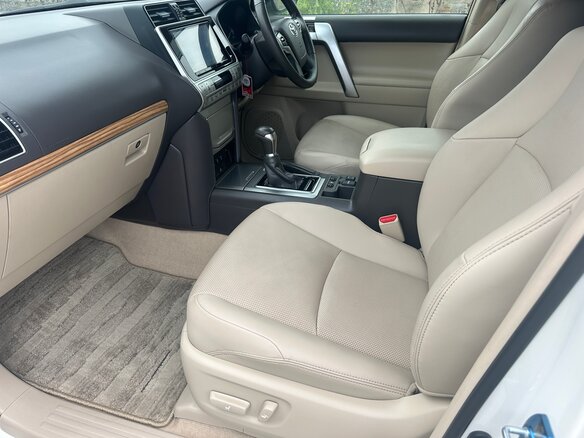 2021 Toyota Land Cruiser Prado 150 Series Рестайлинг 3, белый, 5700000 рублей - вид 15
