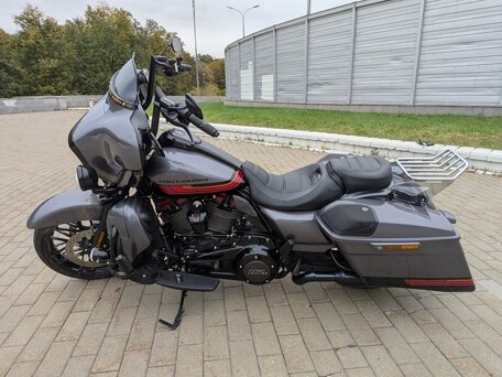 2019 Harley-Davidson CVO Street Glide, серый, 2349999 рублей, вид 5