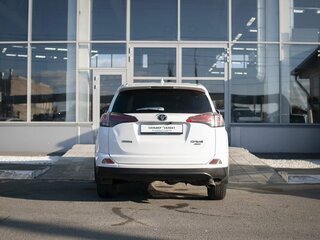 2017 Toyota RAV4 IV (XA40) Рестайлинг, белый, 2150000 рублей, вид 4