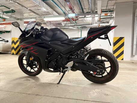 2017 Yamaha YZF-R3, чёрный, 550000 рублей, вид 3