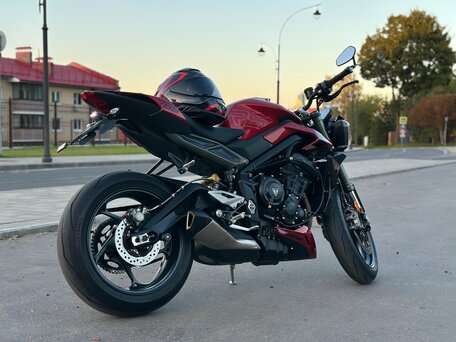 2024 Triumph Street Triple, красный, 1250000 рублей, вид 3