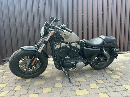 2017 Harley-Davidson Sportster 1200, серебристый, 1079000 рублей, вид 1