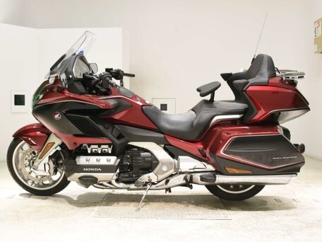 2010 Honda GL 1800 Gold Wing, красный, 1769000 рублей, вид 1