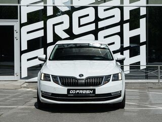 2017 Skoda Octavia III (A7) Рестайлинг, белый, 1690000 рублей, вид 2