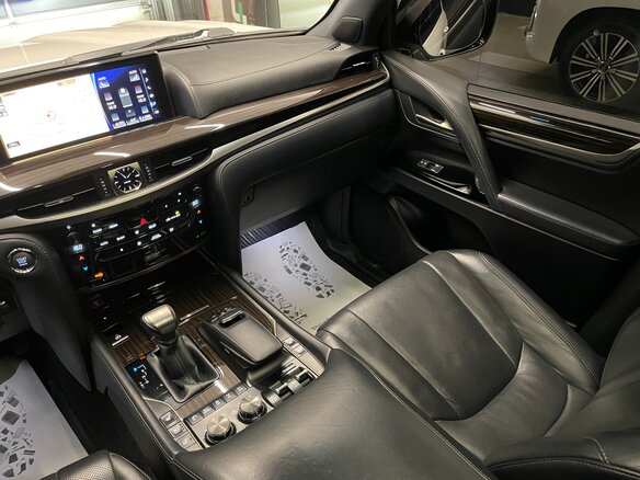 2018 Lexus LX 570 III Рестайлинг 2, белый - вид 30