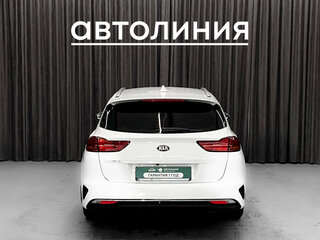 2021 Kia Ceed III Рестайлинг, белый, 1470000 рублей, вид 5