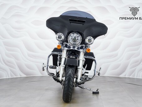 2017 Harley-Davidson Street Glide, чёрный, 1799000 рублей, вид 4