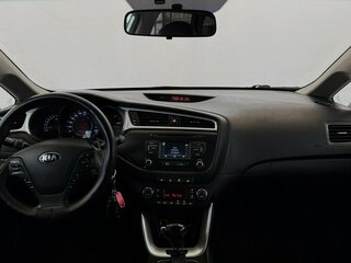 2017 Kia Ceed II Рестайлинг, серебристый, 1320000 рублей, вид 5