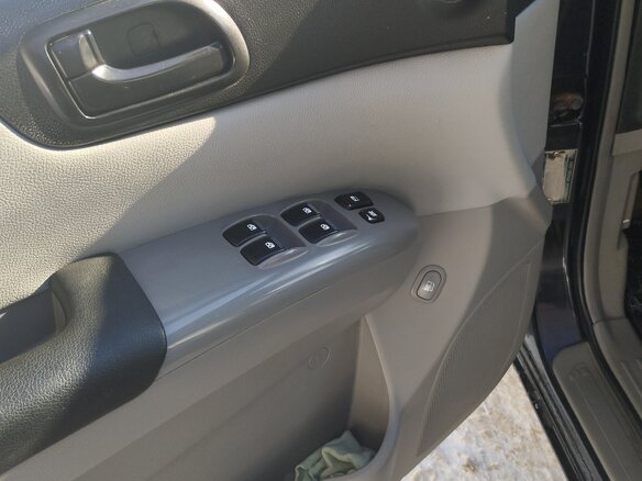 2008 Kia Carnival II, чёрный, 920000 рублей - вид 24