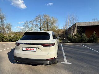 2020 Porsche Cayenne III, серый, 8050000 рублей, вид 4