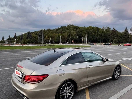 2015 Mercedes-Benz E-Класс 250 IV (W212, S212, C207) Рестайлинг, бежевый, 1800000 рублей, вид 4