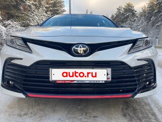 2021 Toyota Camry VIII (XV70) Рестайлинг, белый, 5500000 рублей, вид 2