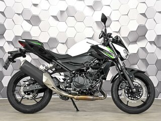 2020 Kawasaki Z 400, белый, 629000 рублей, вид 3