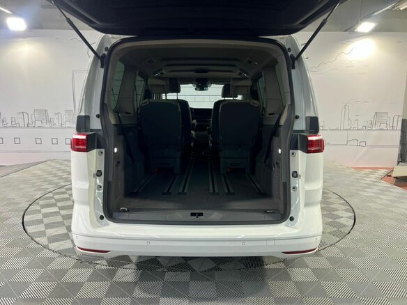 2022 Volkswagen Multivan T7, белый, 5720000 рублей - вид 8
