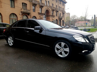 2010 Mercedes-Benz E-Класс 350 IV (W212, S212, C207), чёрный, 2600000 рублей, вид 2