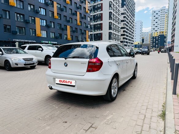 2011 BMW 1 серии 116i I (E81/E82/E87/E88) Рестайлинг, белый, 805000 рублей - вид 4