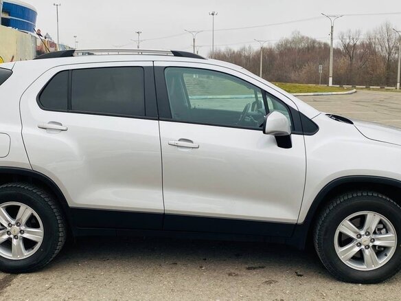 2020 Chevrolet Trax I Рестайлинг, серый, 1335000 рублей - вид 3