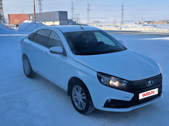 2015 Lada (ВАЗ) Vesta I, белый, 900000 рублей - вид 1