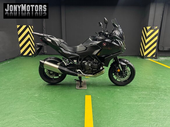 2022 Honda NT1100, серый