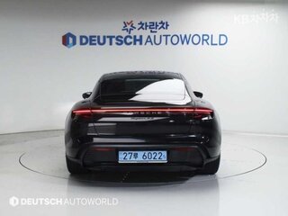 2025 Porsche Taycan I Рестайлинг, чёрный, 17650000 рублей, вид 4
