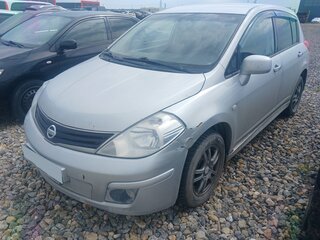 2013 Nissan Tiida I Рестайлинг, серебристый, 620000 рублей, вид 2