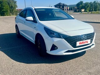 2020 Hyundai Solaris II, белый, 1700000 рублей, вид 2