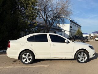 2012 Skoda Octavia II (A5) Рестайлинг, белый, 805000 рублей, вид 5