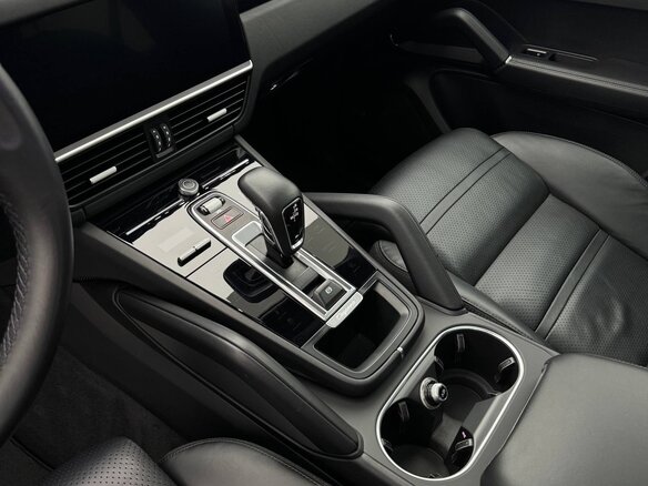 2020 Porsche Cayenne Coupé III, чёрный, 7850000 рублей - вид 16