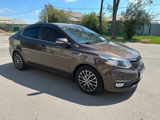 2016 Kia Rio III Рестайлинг, коричневый, 1100000 рублей, вид 5