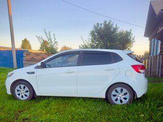 2016 Kia Rio III Рестайлинг, белый, 1000000 рублей, вид 3