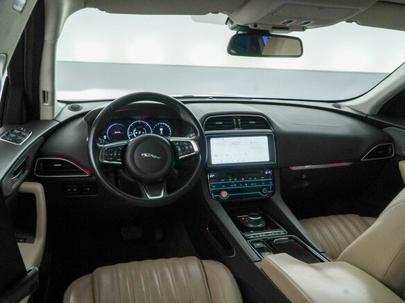 2017 Jaguar F-Pace I, серый, 3399077 рублей - вид 5