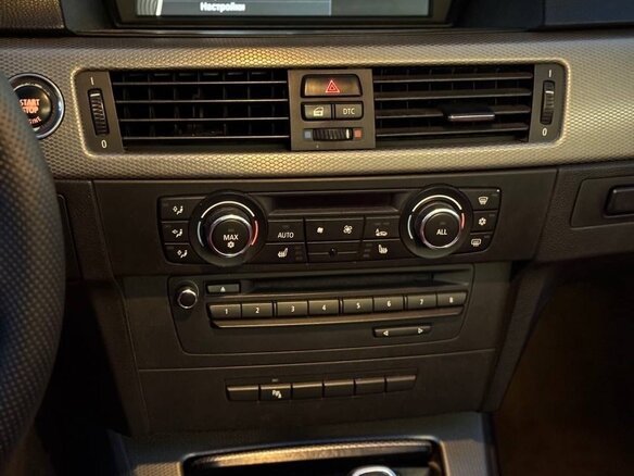 2010 BMW 3 серии 335i V (E90/E91/E92/E93), белый, 2200000 рублей - вид 24