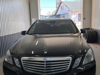 2009 Mercedes-Benz E-Класс 250 5G-Tronic IV (W212, S212, C207), чёрный, 1650000 рублей, вид 1